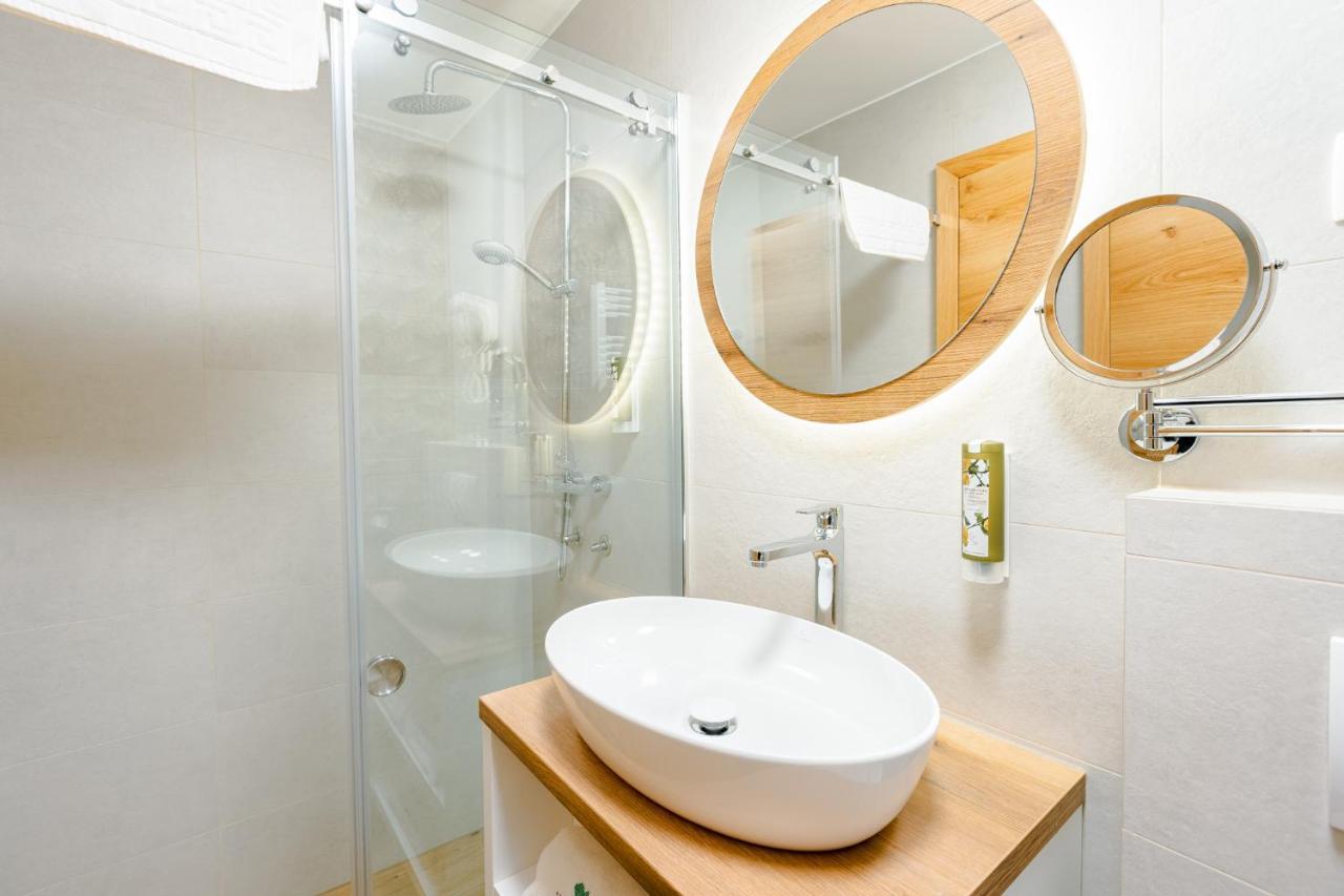 Resort Village Majer Gradac Εξωτερικό φωτογραφία